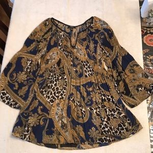 Beautiful tunic multicolor print (Sm) like new!